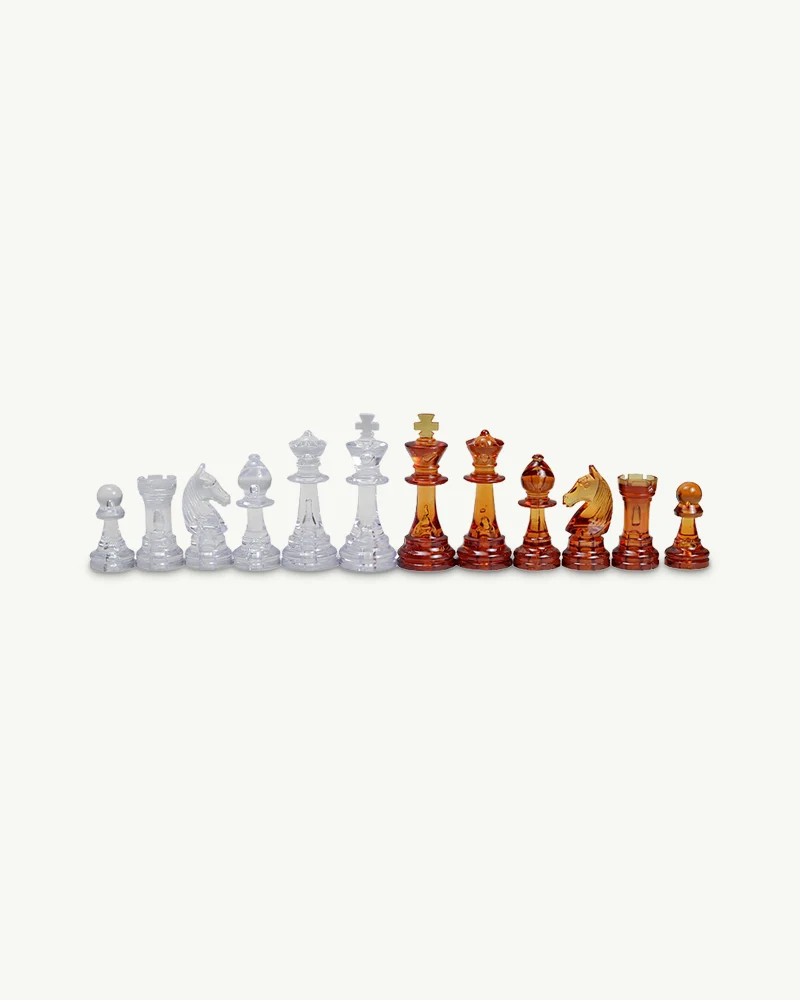 Pièces d'échecs design ambre