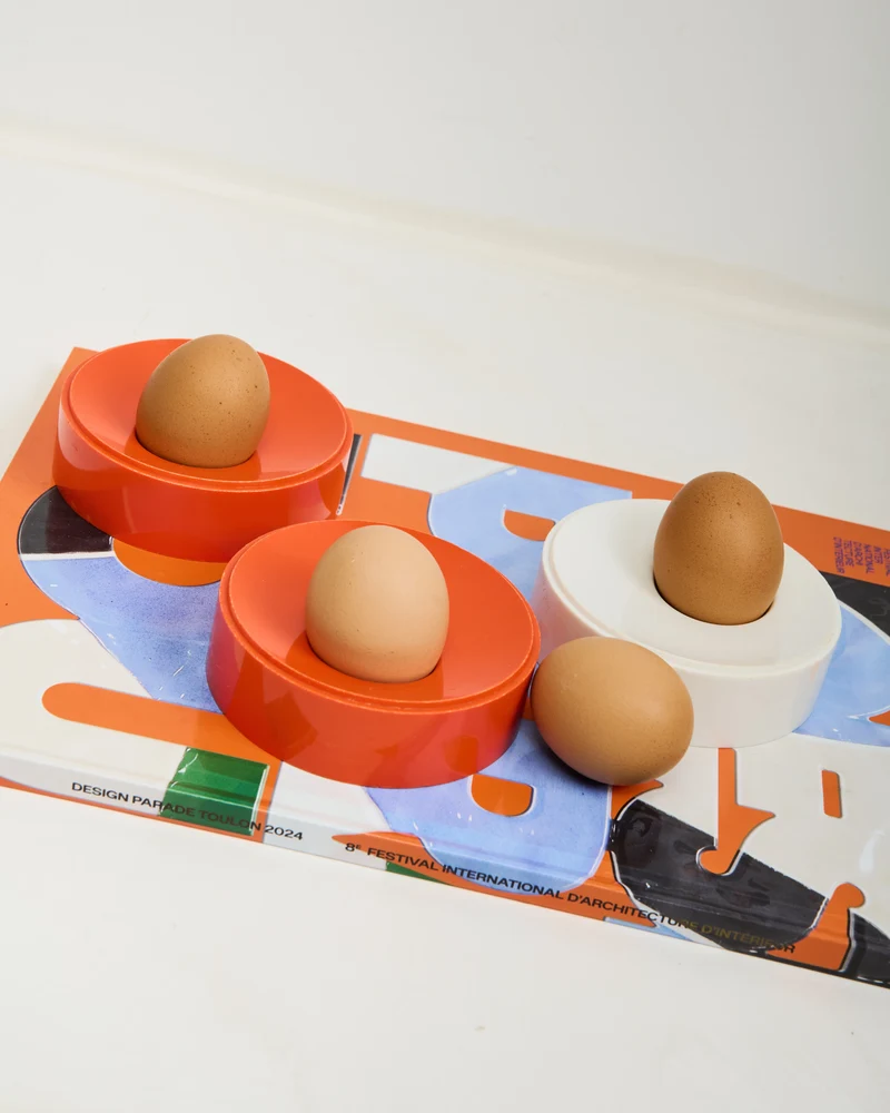 Trio de coquetiers ronds en plastique, Soupledur, 1970s