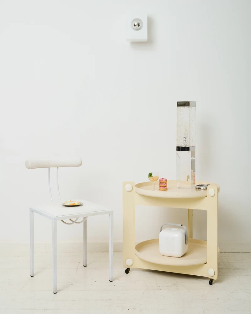Table d'appoint, Luigi Massoni, Guzzini, 1970-1980