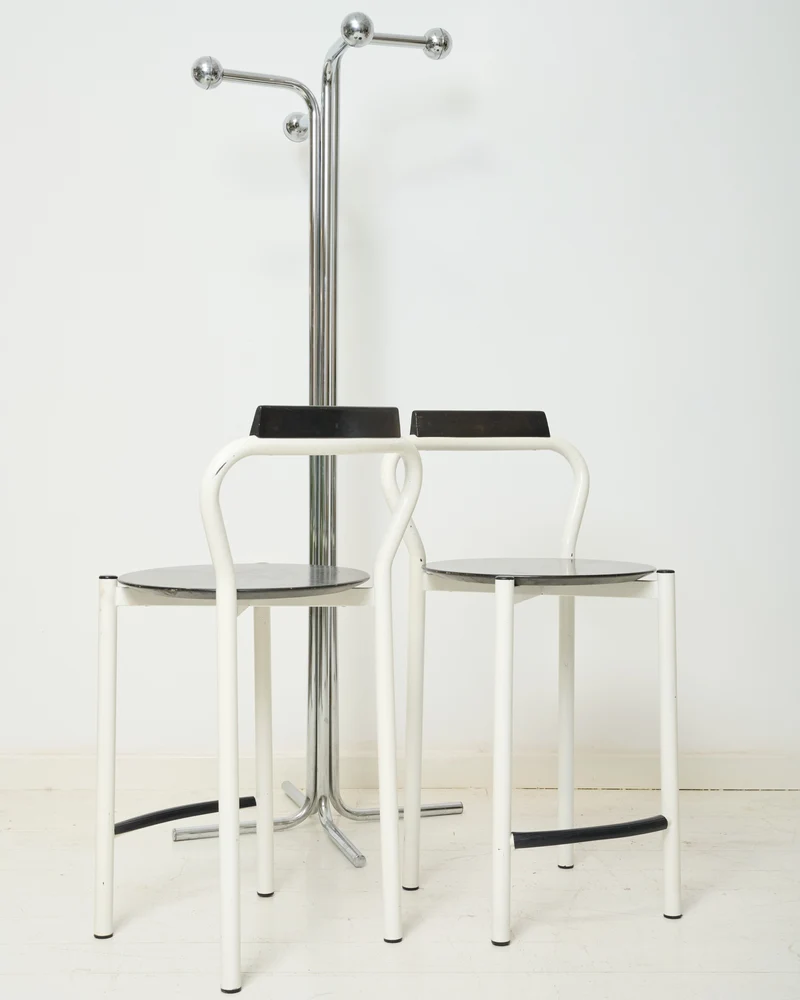 Duo de chaises hautes post-moderne, 1980s