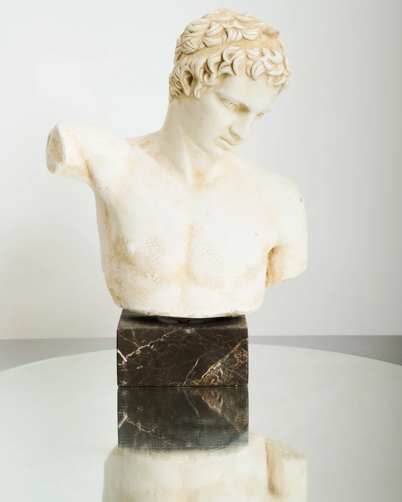 Buste Ephebe ou Marathon boy avec socle en marbre, Italie