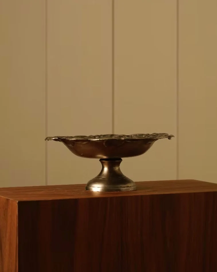 Pedestal Dish