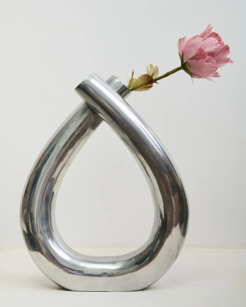 Vase « Trombone » en fonte d’aluminium 1970s-1980s