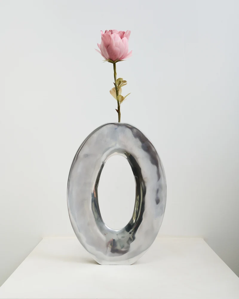 Vase XXL en fonte d’aluminium oval ajouré, Italie, 1970-1980