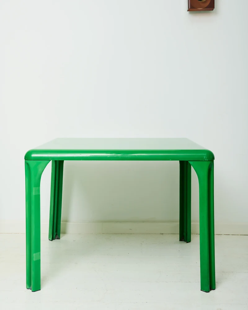 Table "Stadio 100" (1 sur 2), Vico Magistretti, Artemide, 1970-1980