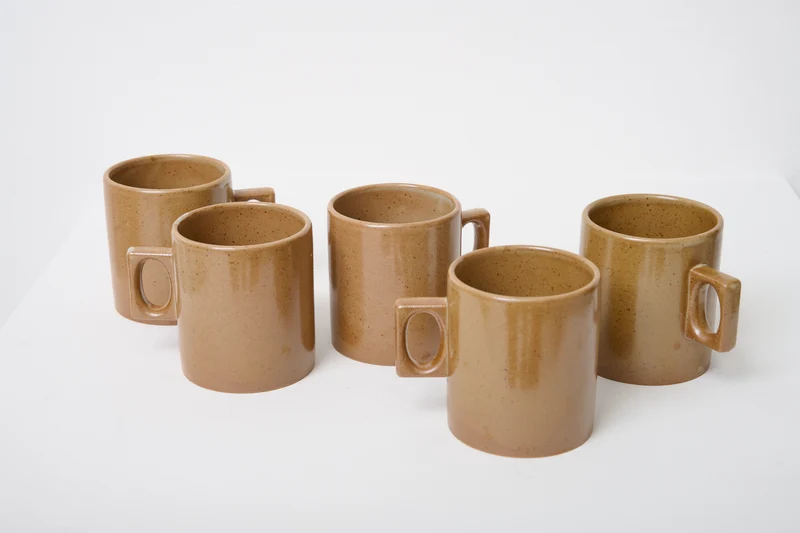 Ensemble de cinq tasses en grès de Brenne, 1970s