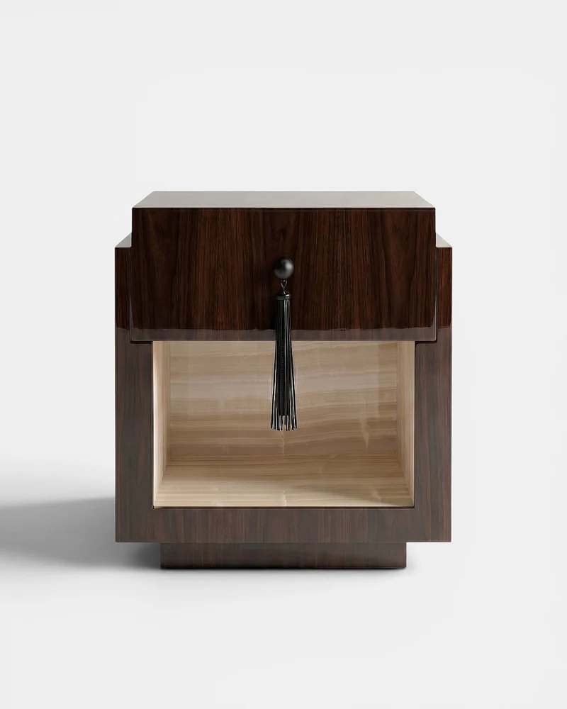Leo Glossy Wood And Vanilla Onyx