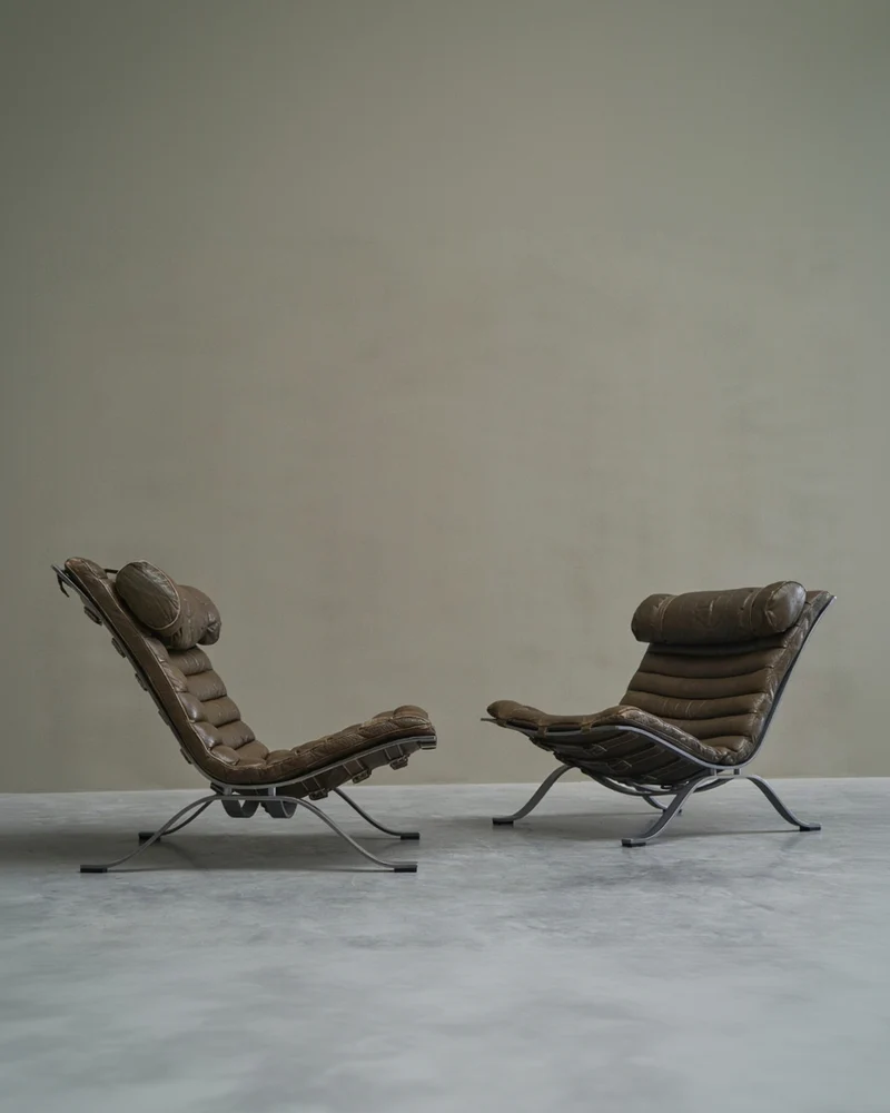 Arne Norell Pair of Ari Lounge Chairs in Steel and Patinated Leather, 1960s