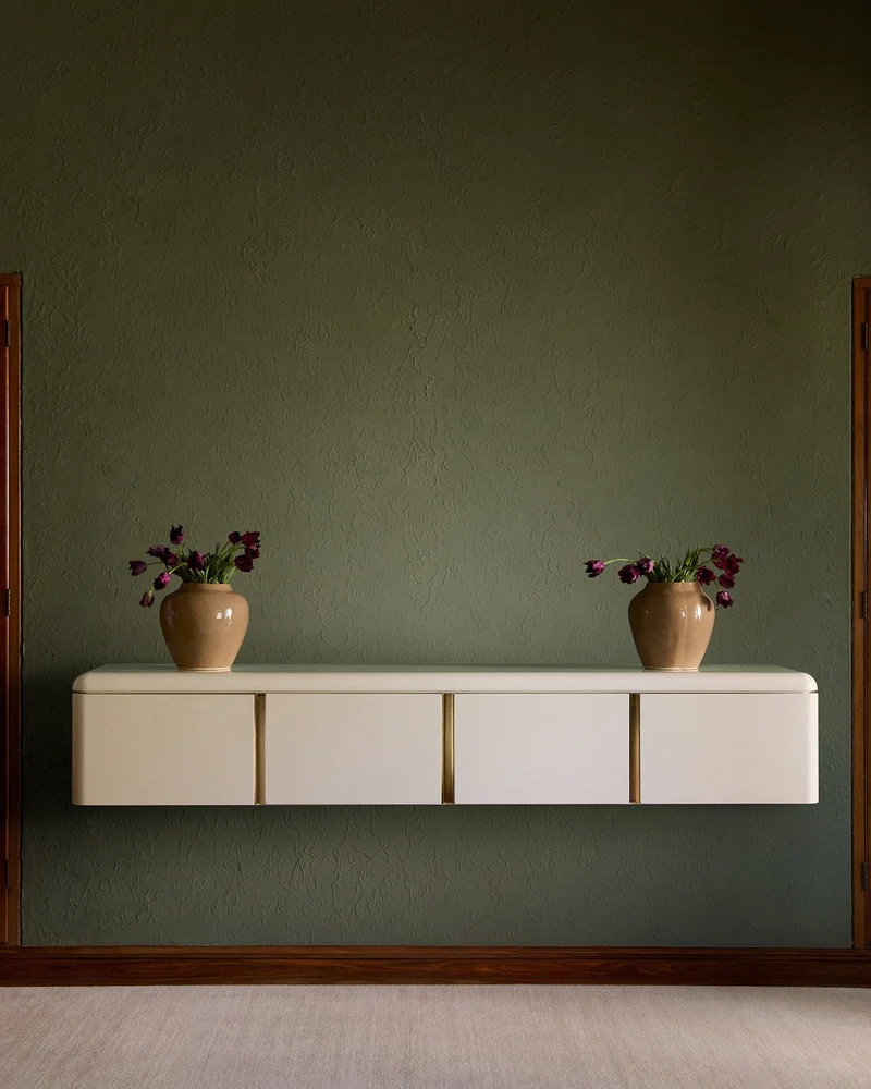 Various Positions Server in Polished Lacquered designed by Yaniv Chen