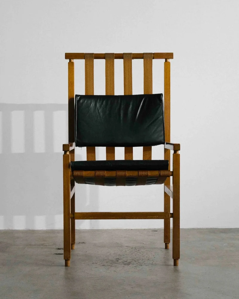 Architects Lounge Chair in Leather and Pine