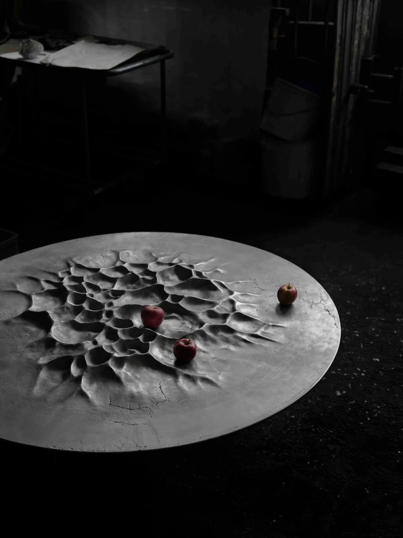 Tramontana Table I - Cast Alumnium