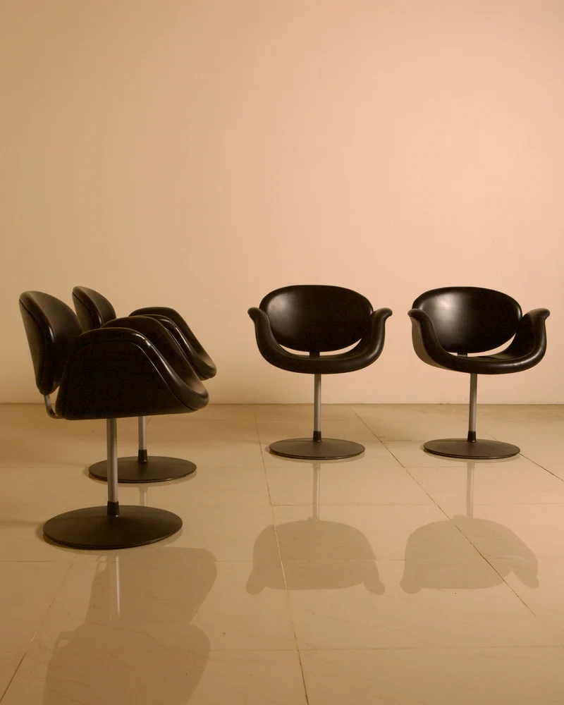 Set of 4 "Little Tulip" black armchairs by Pierre Paulin for Artifort 80s