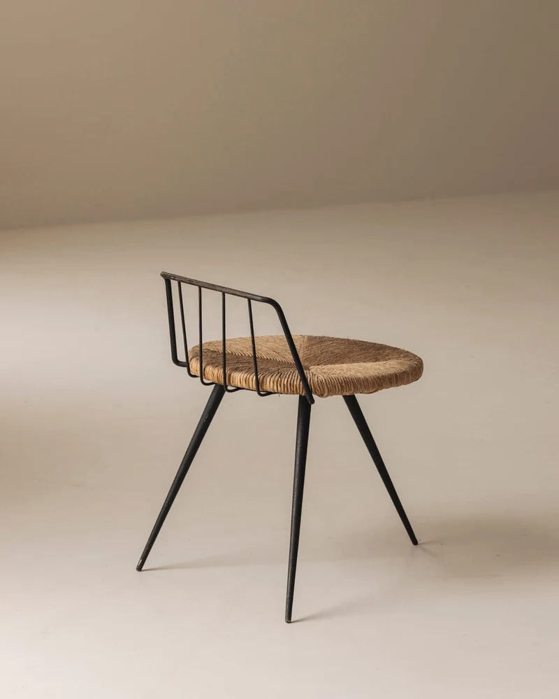Rare French tripod stool in metal and rush, dating from the 1950s
