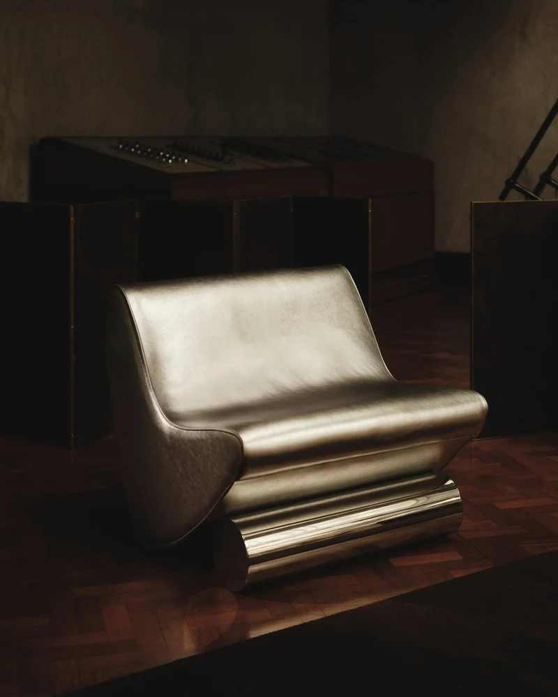 Contemporary Lounge Chair in Silver Leather and Chrome - Vanguard by Studio Brocky
