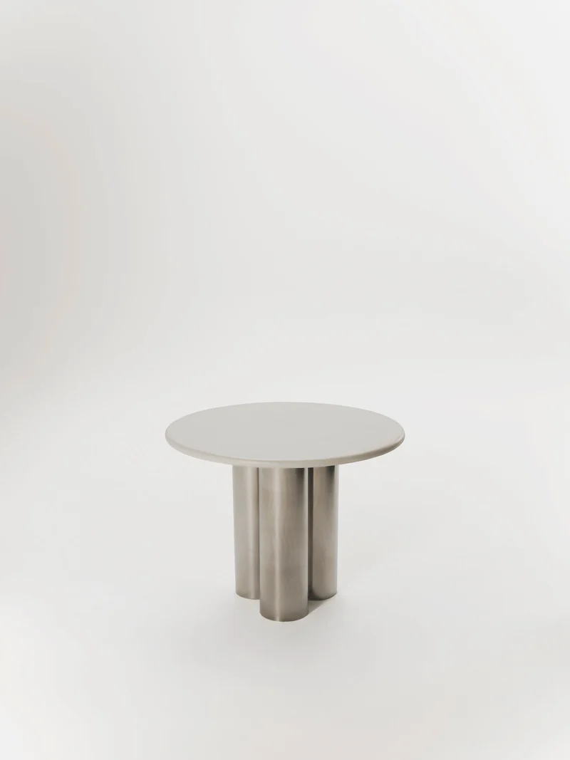 Vicca dining table