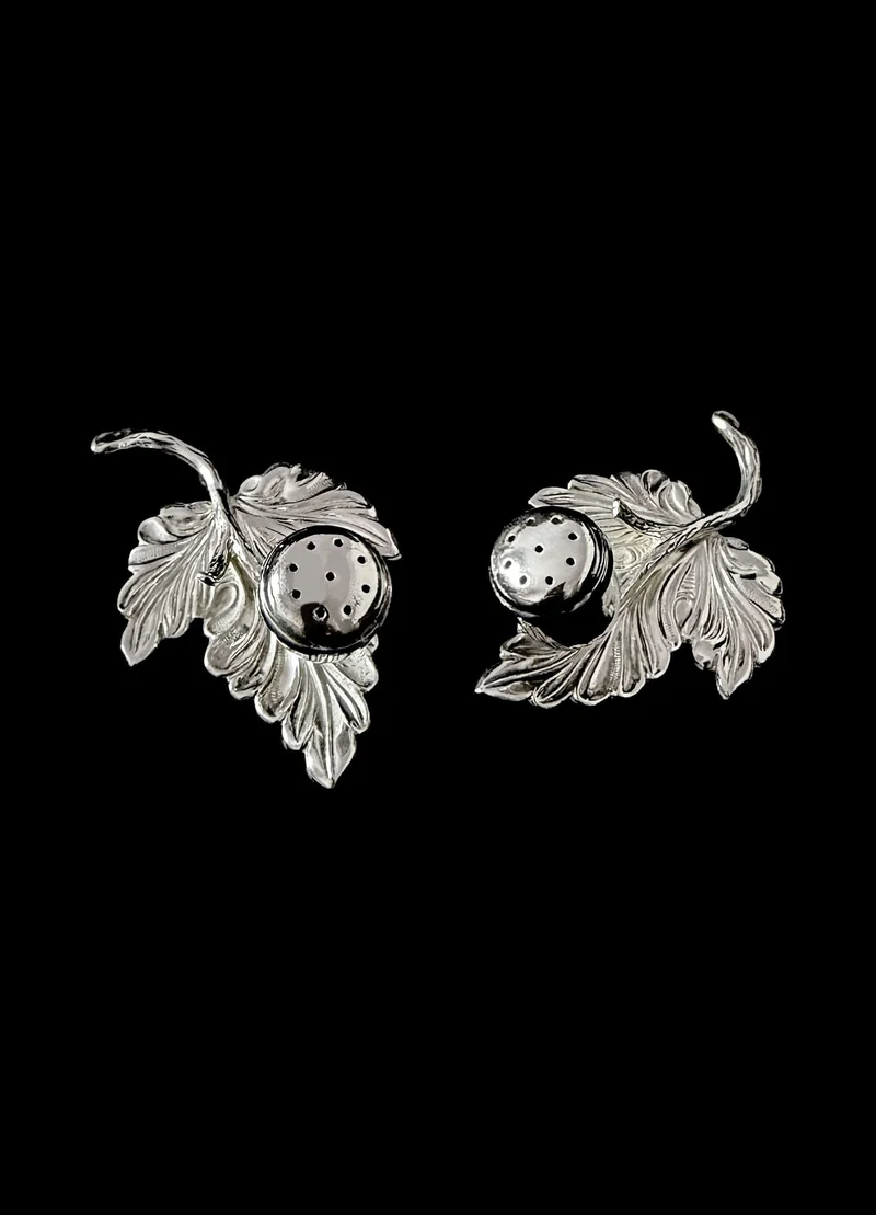 A vintage Serveware Accessories in Metal