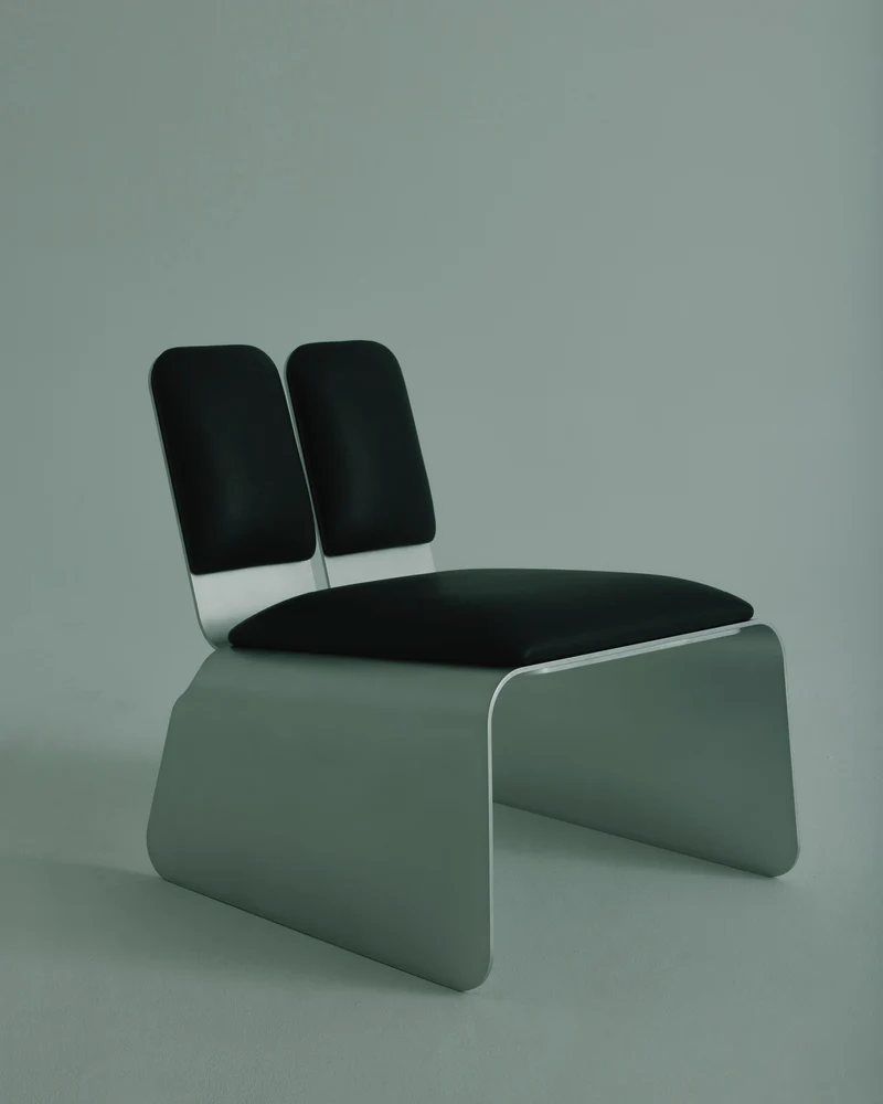Rounded Edges Lounge Chair