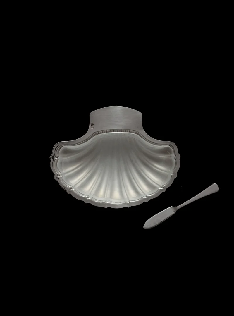 Shell shaped Butter Dish in Glass and Metal