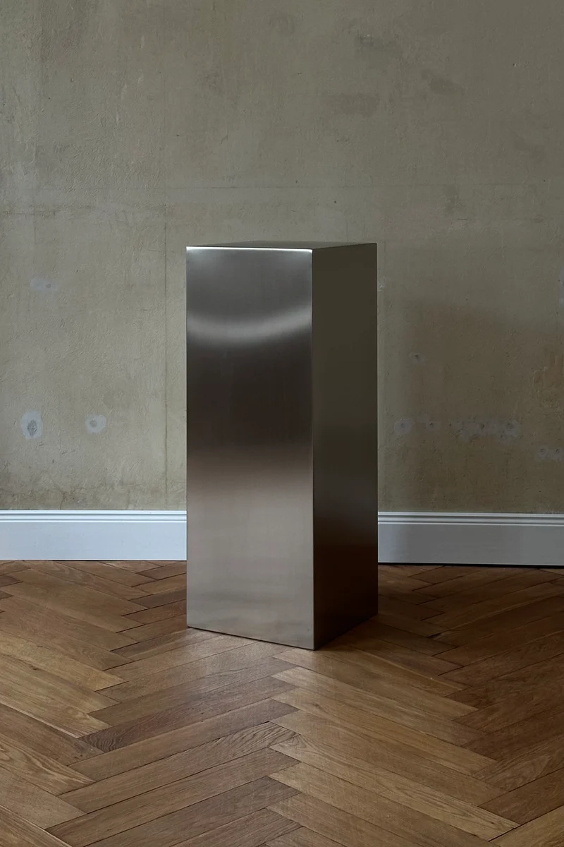 'NOSTALGIA' stainless steel pedestal