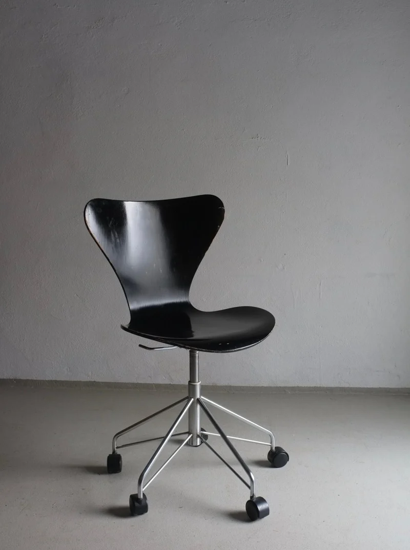 3117 Black Swivel Chair by Arne Jacobsen for Fritz Hansen