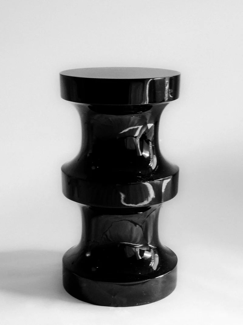'Chess' Stool concave in lacquer wood