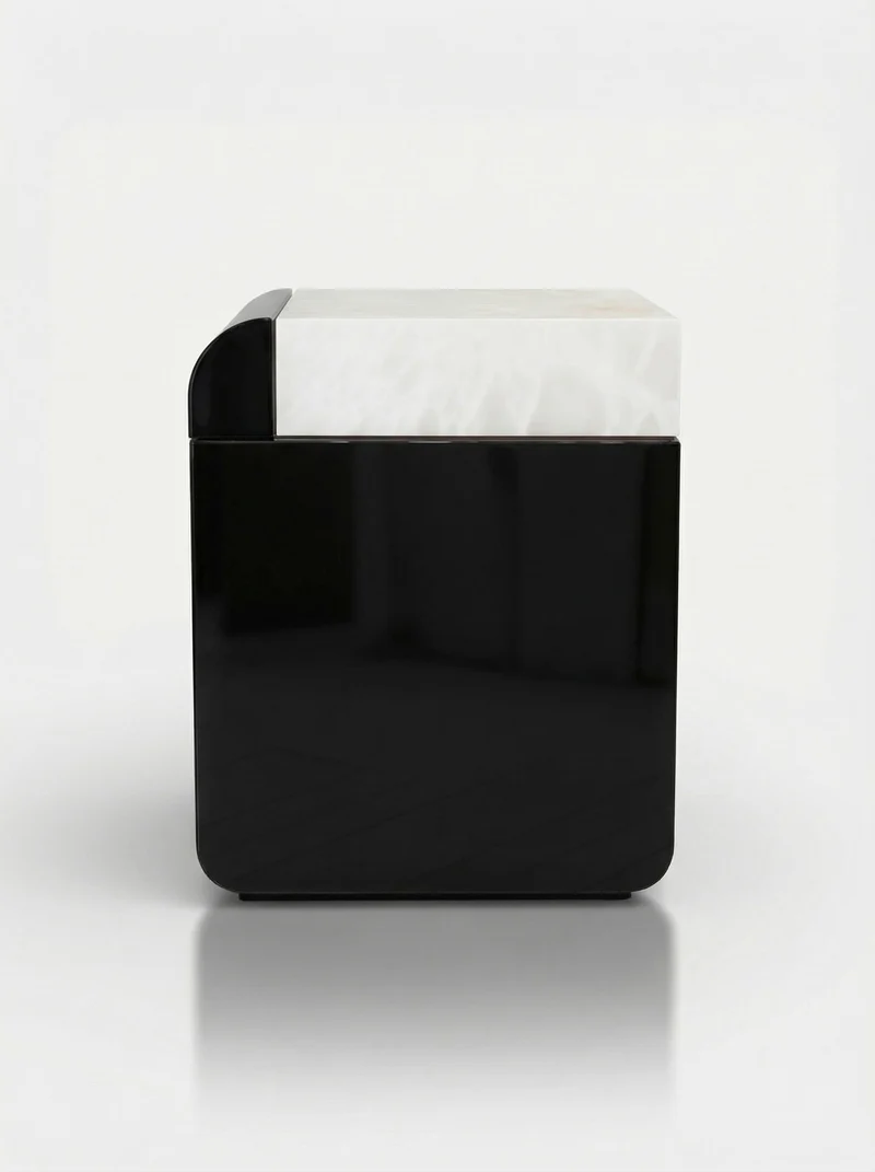 Amo Black Lacquered Wood and White Onyx