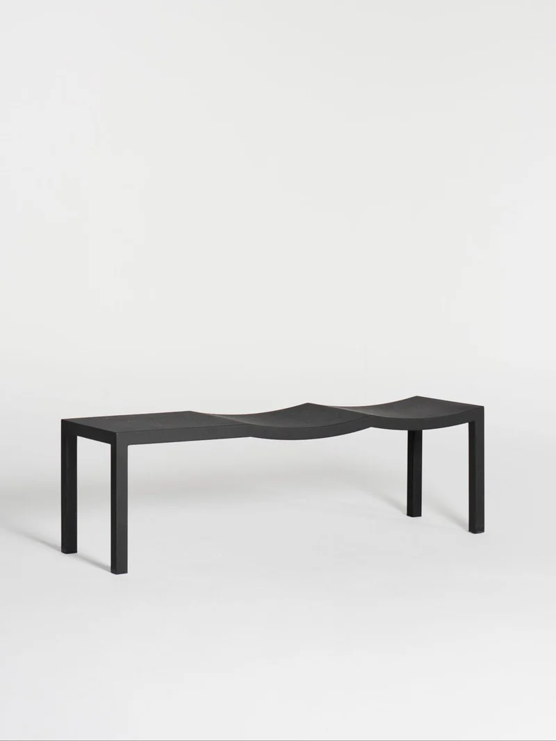 "Bis" bench