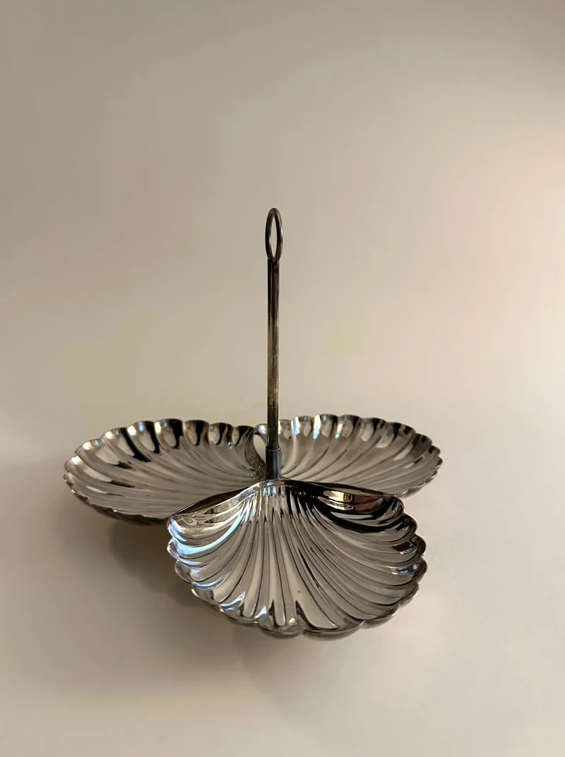 Shell Shaped Triple Server