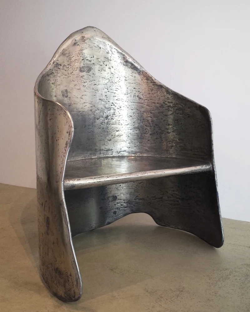 AMAIA CHAIR IN POLISHED ALUMINIUM-BRASS RESIN
