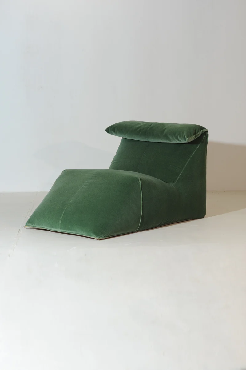 Le Bambole Chaise Lounge by Mario Bellini in Green Velvet Mohair Italy, 1971