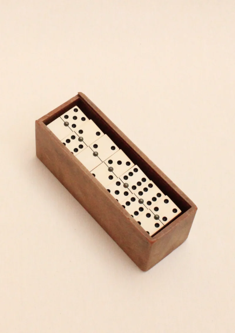 Chamelot Dominoes