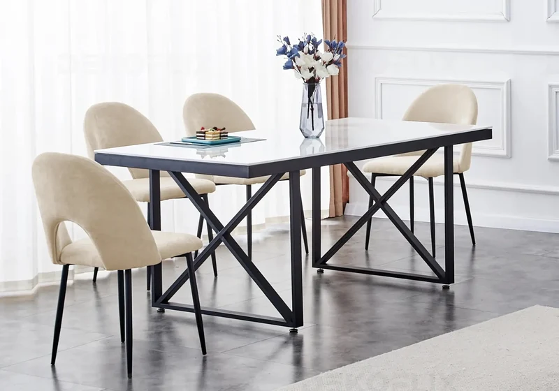 Table noire marbre blanc et chaises taupes - Clara