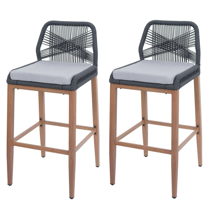 Lot de 2 tabourets de bar extérieur avec dossier cordage élastique décoratif gris foncé et repose-pieds structure acier effet bois coussins gris clair 04_0009644